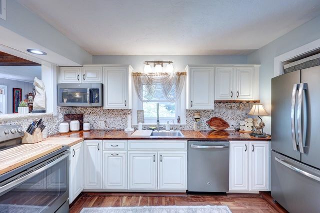 1901 Kitch Rd, Winfield, KS 67156