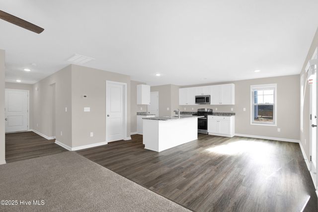 2145 Purebred Circle, Hope Mills, NC 28348