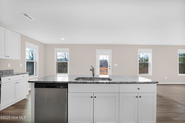 2145 Purebred Circle, Hope Mills, NC 28348