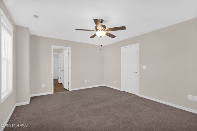 2145 Purebred Circle, Hope Mills, NC 28348