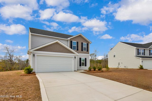 2145 Purebred Circle, Hope Mills, NC 28348