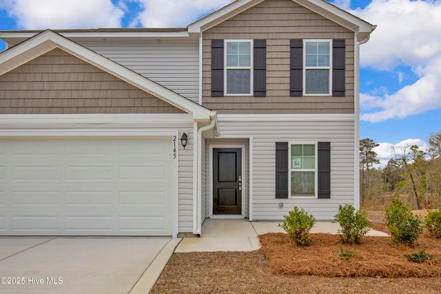 2145 Purebred Circle, Hope Mills, NC 28348