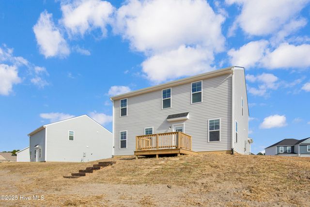 2145 Purebred Circle, Hope Mills, NC 28348