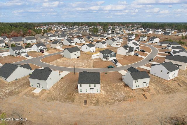 2145 Purebred Circle, Hope Mills, NC 28348