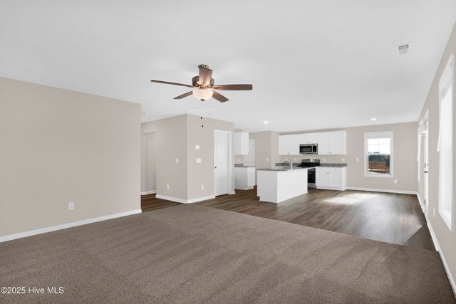 2145 Purebred Circle, Hope Mills, NC 28348