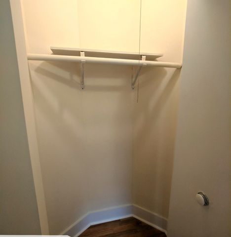 1532 N Kedzie Avenue 1F, Chicago, IL 60651