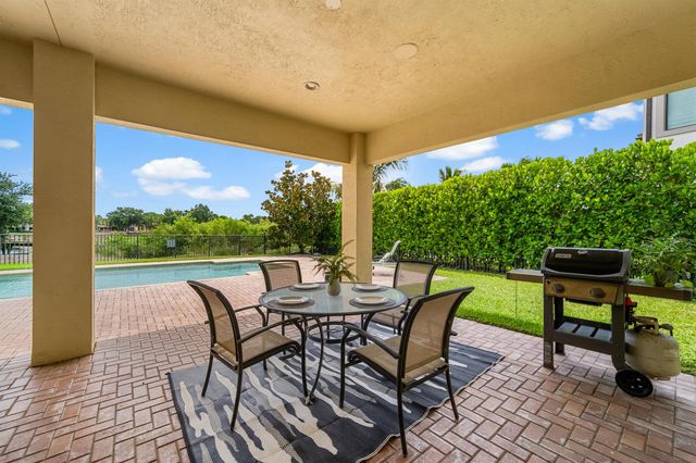 8152 Bradford Way, Parkland, FL 33076