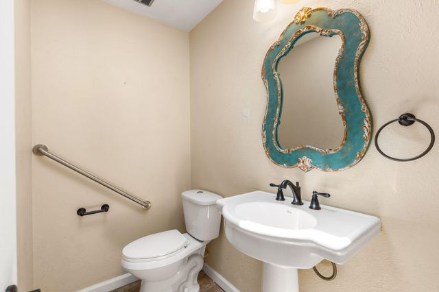 8901 Osuna Road NE, Albuquerque, NM 87111