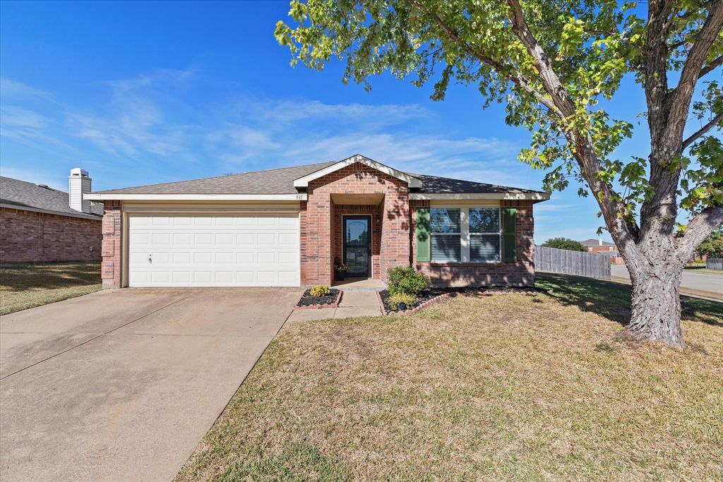 931 Dunkirk Lane, Arlington, TX 76017