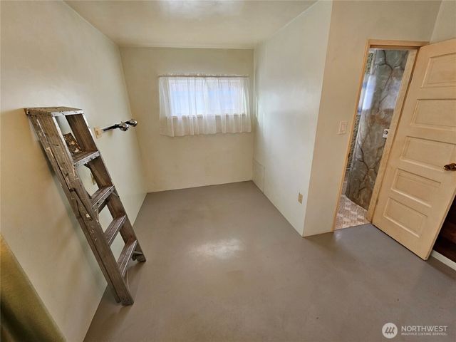 120 S Park, Oakville, WA 98568