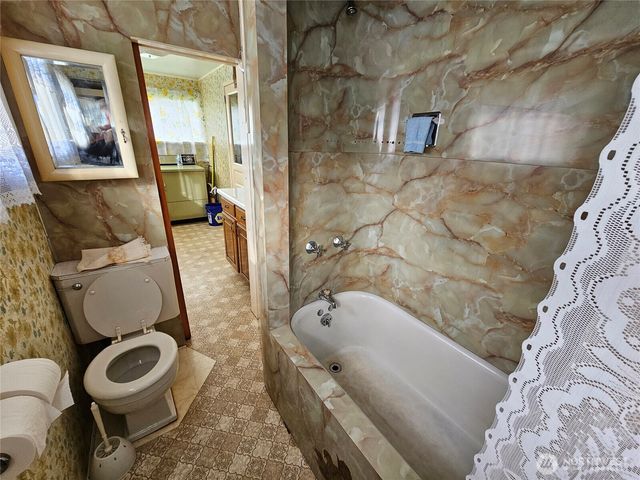 120 S Park, Oakville, WA 98568