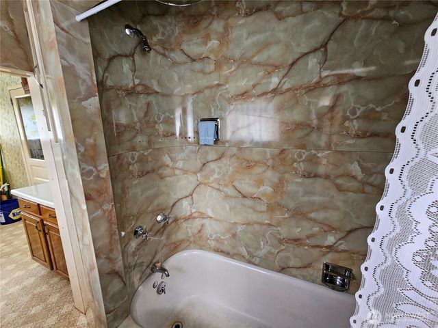 120 S Park, Oakville, WA 98568