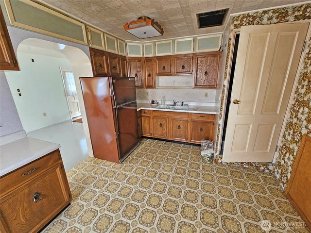 120 S Park, Oakville, WA 98568