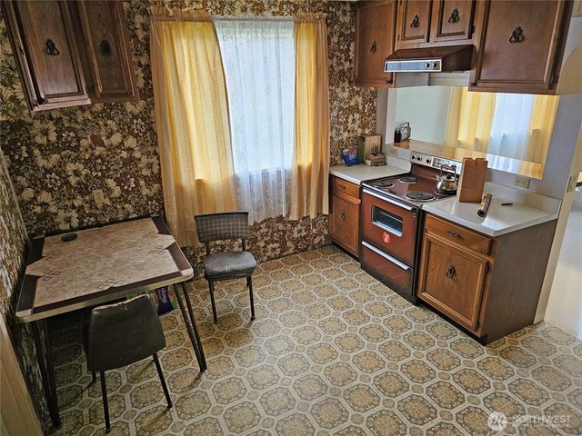 120 S Park, Oakville, WA 98568