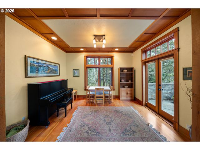 4040 SOUTHPOINTE Dr, Eugene, OR 97405