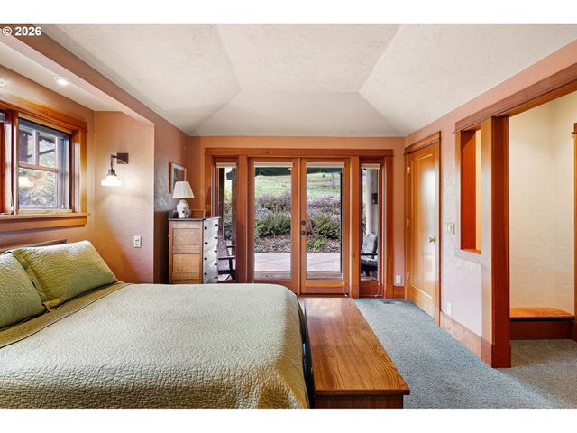 4040 SOUTHPOINTE Dr, Eugene, OR 97405