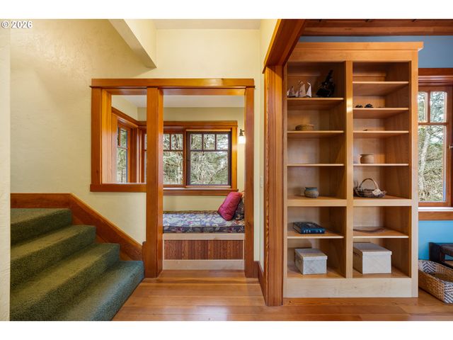 4040 SOUTHPOINTE Dr, Eugene, OR 97405