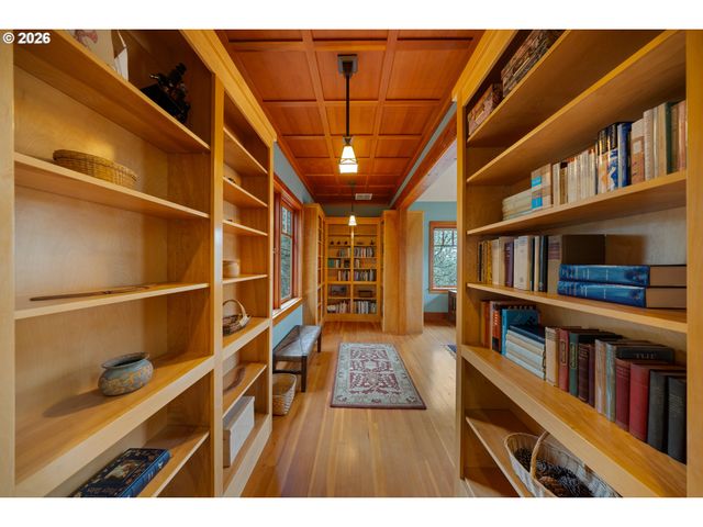 4040 SOUTHPOINTE Dr, Eugene, OR 97405