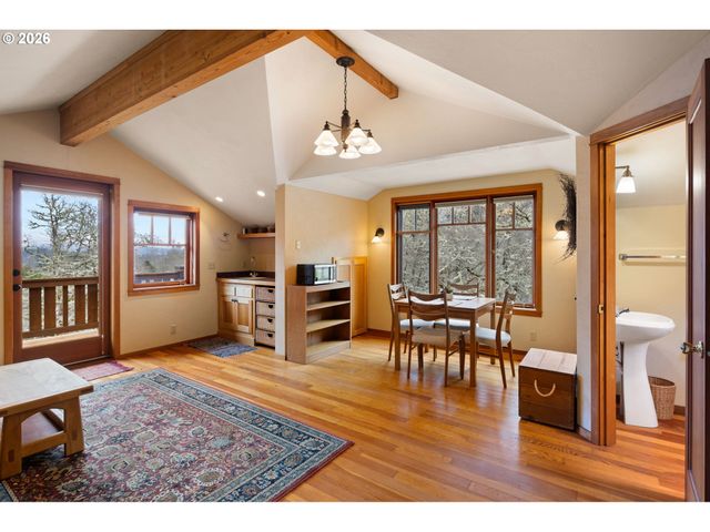 4040 SOUTHPOINTE Dr, Eugene, OR 97405