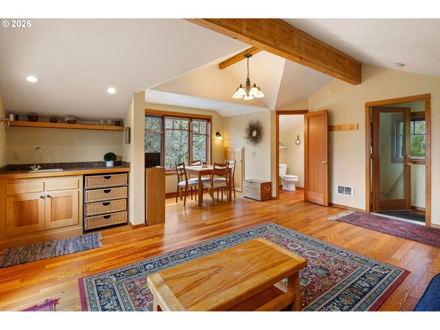 4040 SOUTHPOINTE Dr, Eugene, OR 97405