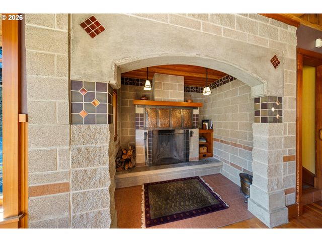 4040 SOUTHPOINTE Dr, Eugene, OR 97405