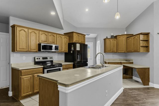 686 N Mancos Dr, Pueblo West, CO 81008