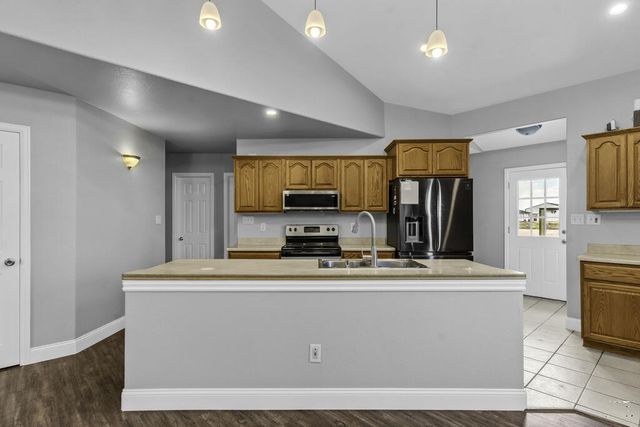 686 N Mancos Dr, Pueblo West, CO 81008