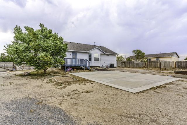 686 N Mancos Dr, Pueblo West, CO 81008