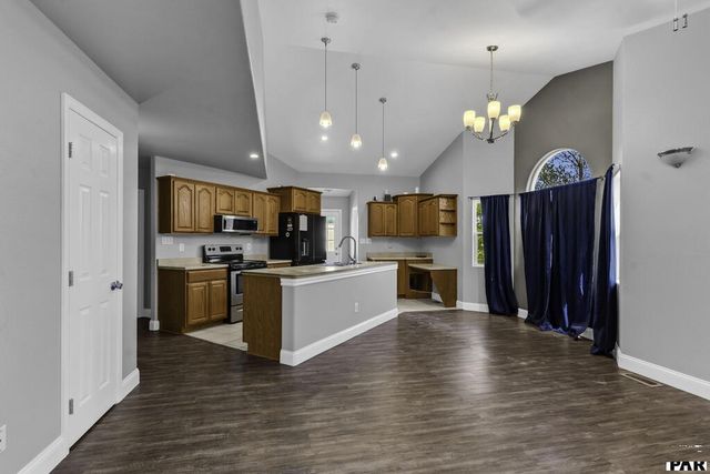 686 N Mancos Dr, Pueblo West, CO 81008