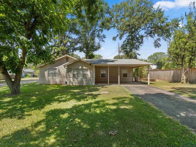 210 GILBERT ST, Lone Star, TX 75568