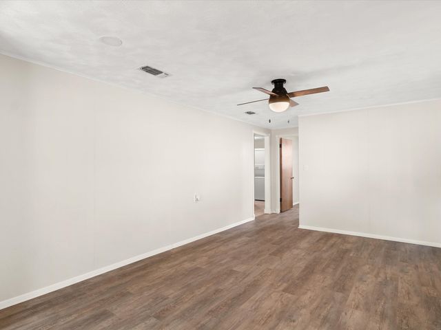 210 GILBERT ST, Lone Star, TX 75568