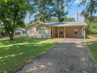 210 GILBERT ST, Lone Star, TX 75568
