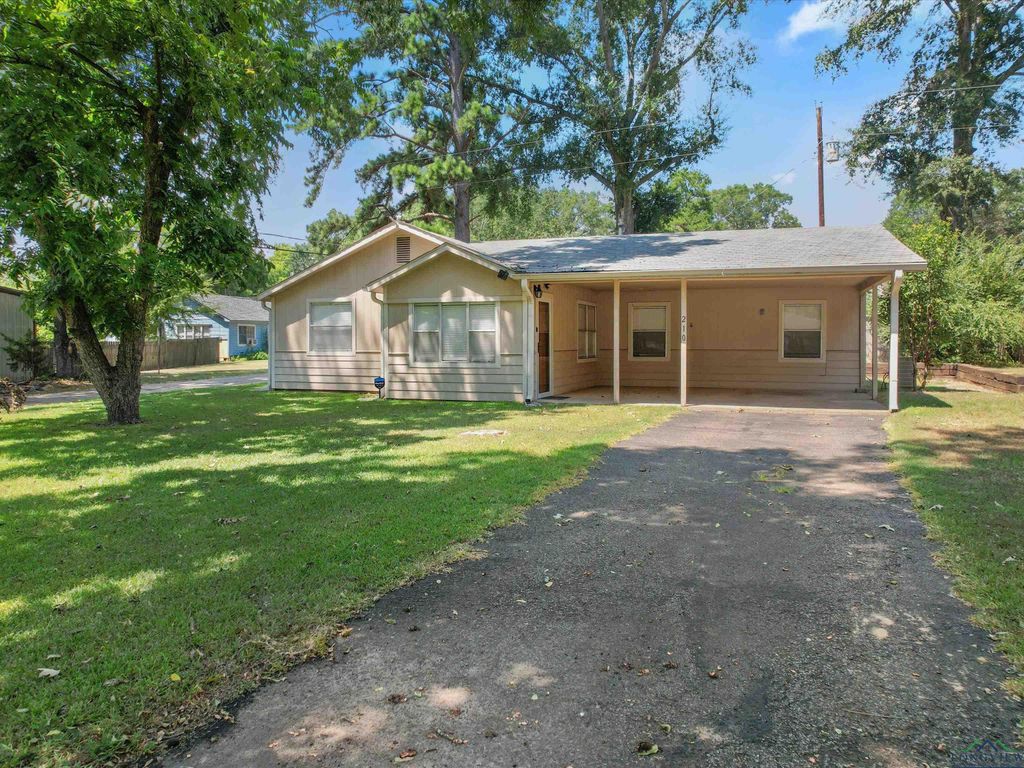 210 GILBERT ST, Lone Star, TX 75568
