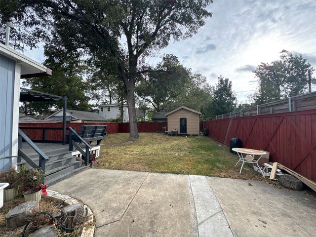 2215 Washington Avenue, Fort Worth, TX 76110