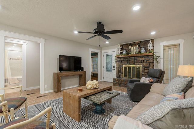 2 Lequita Place, Hot Springs Village, AR 71909