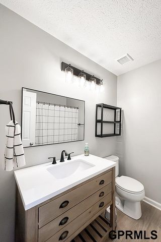 7914 S 151st Avenue, Omaha, NE 68138