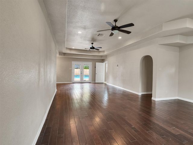 8639 Hinman Street, Houston, TX 77061