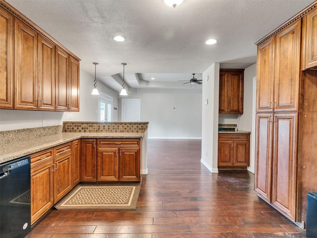 8639 Hinman Street, Houston, TX 77061