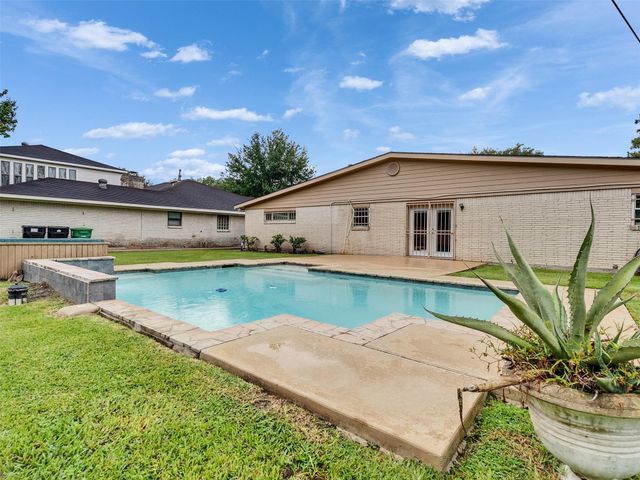 8639 Hinman Street, Houston, TX 77061