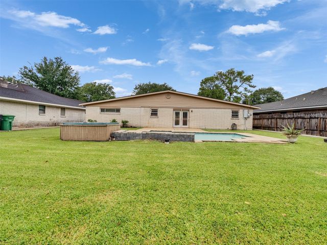 8639 Hinman Street, Houston, TX 77061