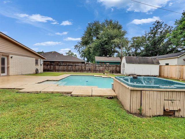 8639 Hinman Street, Houston, TX 77061