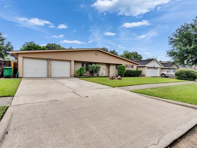 8639 Hinman Street, Houston, TX 77061