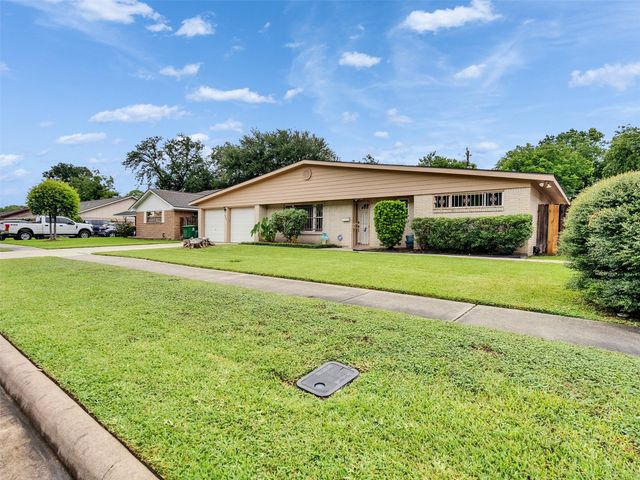 8639 Hinman Street, Houston, TX 77061
