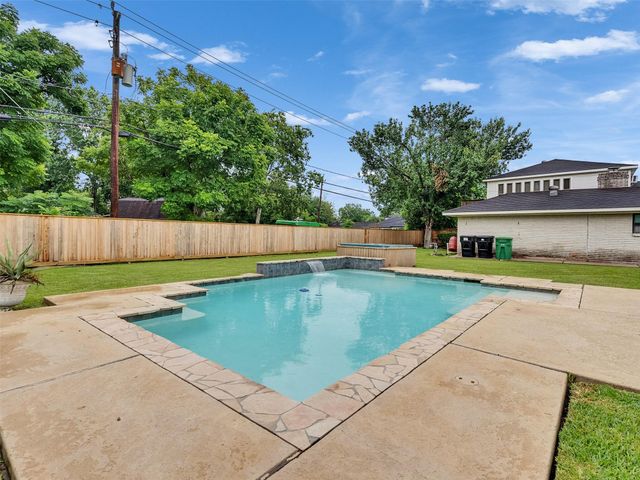 8639 Hinman Street, Houston, TX 77061