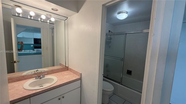 100 Lincoln Rd 1118, Miami Beach, FL 33139