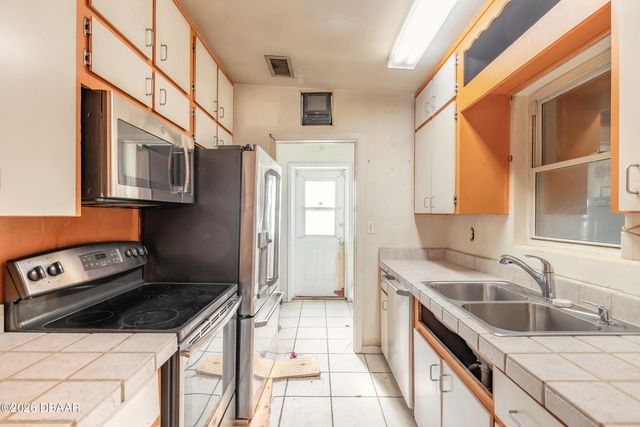 2030 Magnolia Avenue, South Daytona, FL 32119