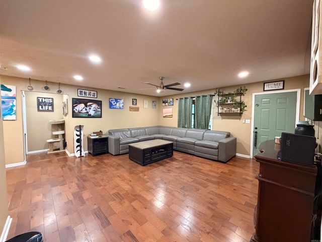 7707 Samples Road, Benton, AR 72019