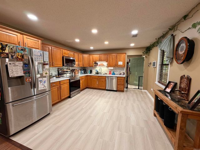 7707 Samples Road, Benton, AR 72019