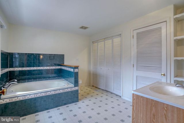 3384 PEARSONS CORNER RD, Dover, DE 19904