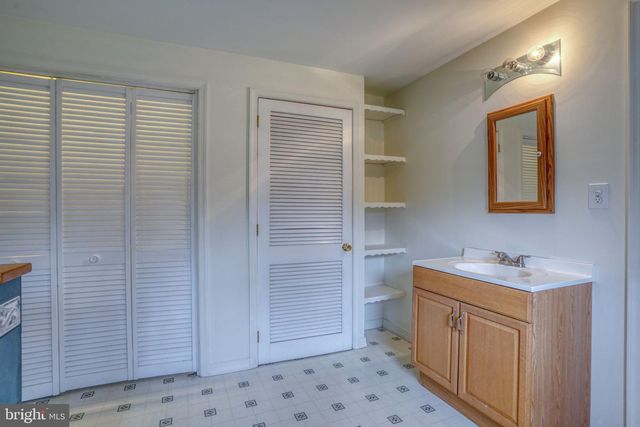 3384 PEARSONS CORNER RD, Dover, DE 19904